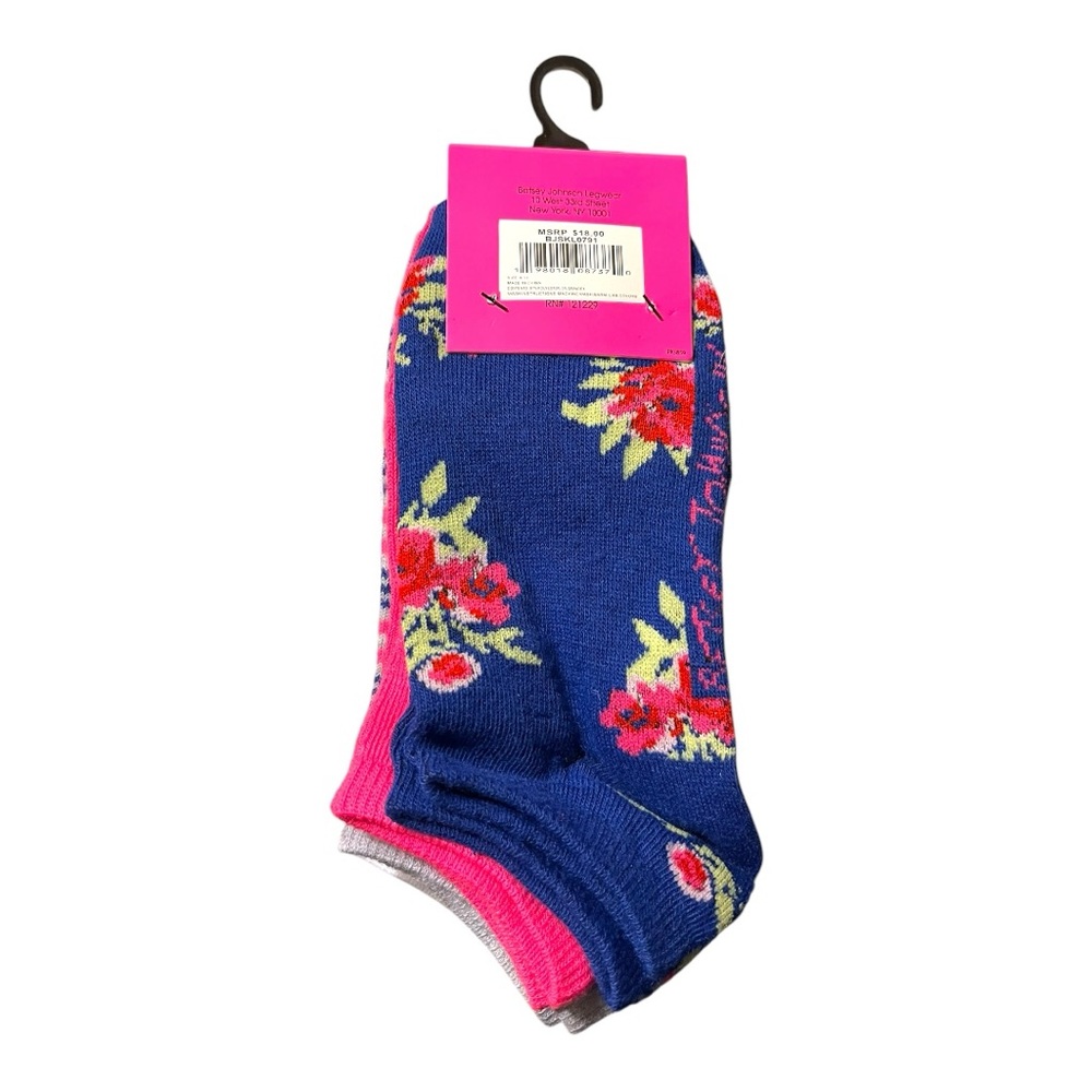 NWT Betsey Johnson low cut socks 6-pack
multicolor